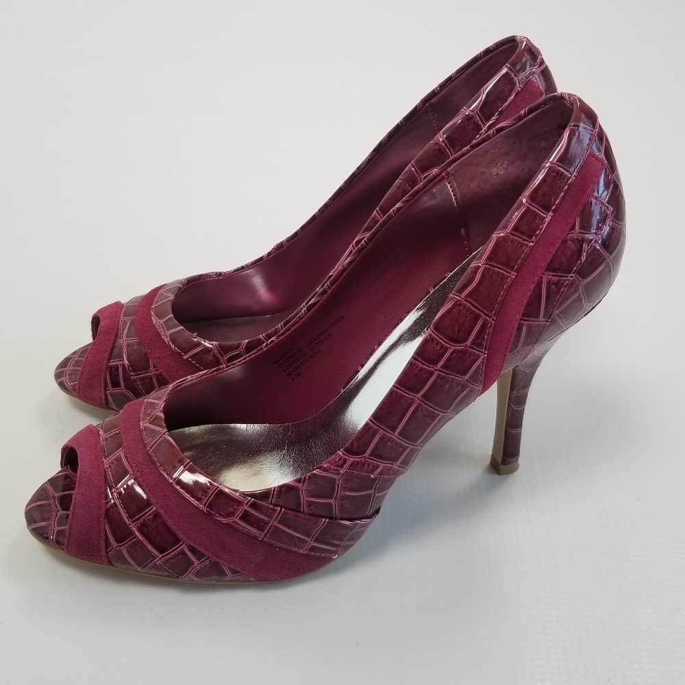 WHBM Maddox Croc Embossed Peep Toe Pumps Heels 9.5